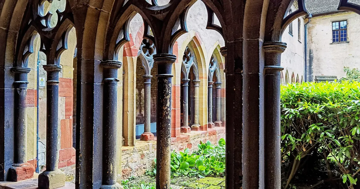 Diagnostic amiante à Colmar : comprendre les enjeux d’un parc ancien — Colmar